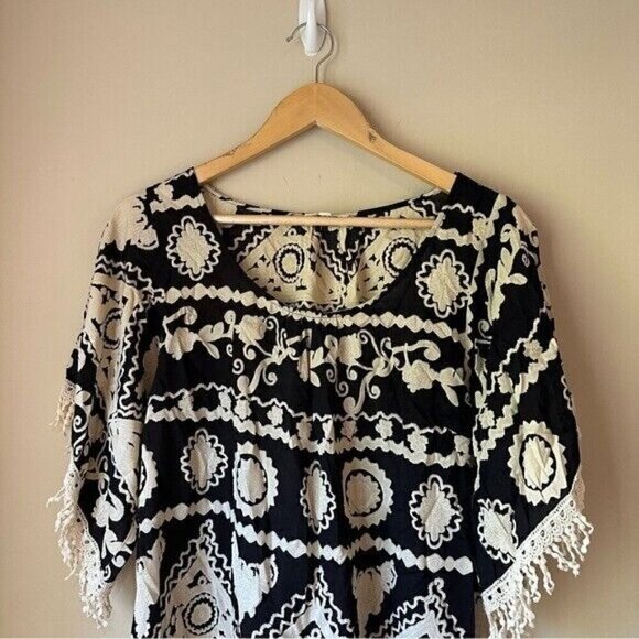 Umgee Black & Cream Print Scoop Neck Short Sleeve Tunic Top Size Medium - Picture 2 of 8